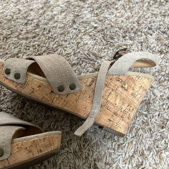 Franco Sarto Nikka Wedge Sandal - Picture 4 of 11